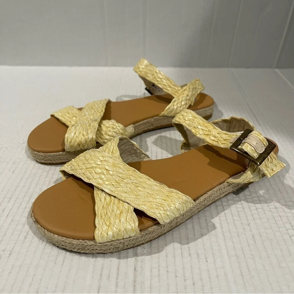 Journee Collection Cream Sandals Size 10